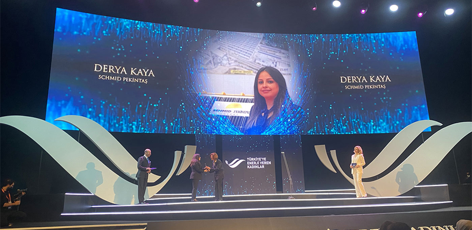 TÜRKİYE'YE ENERJİ VEREN KADINLAR ÖDÜL TÖRENİ